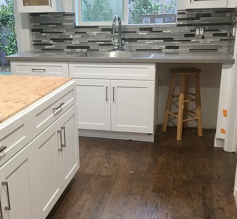 5th image of 1581 Manning Ave