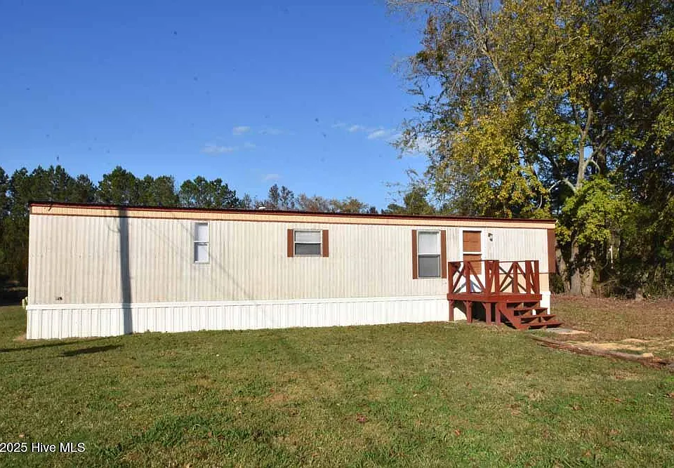 1411 Diamond Ln