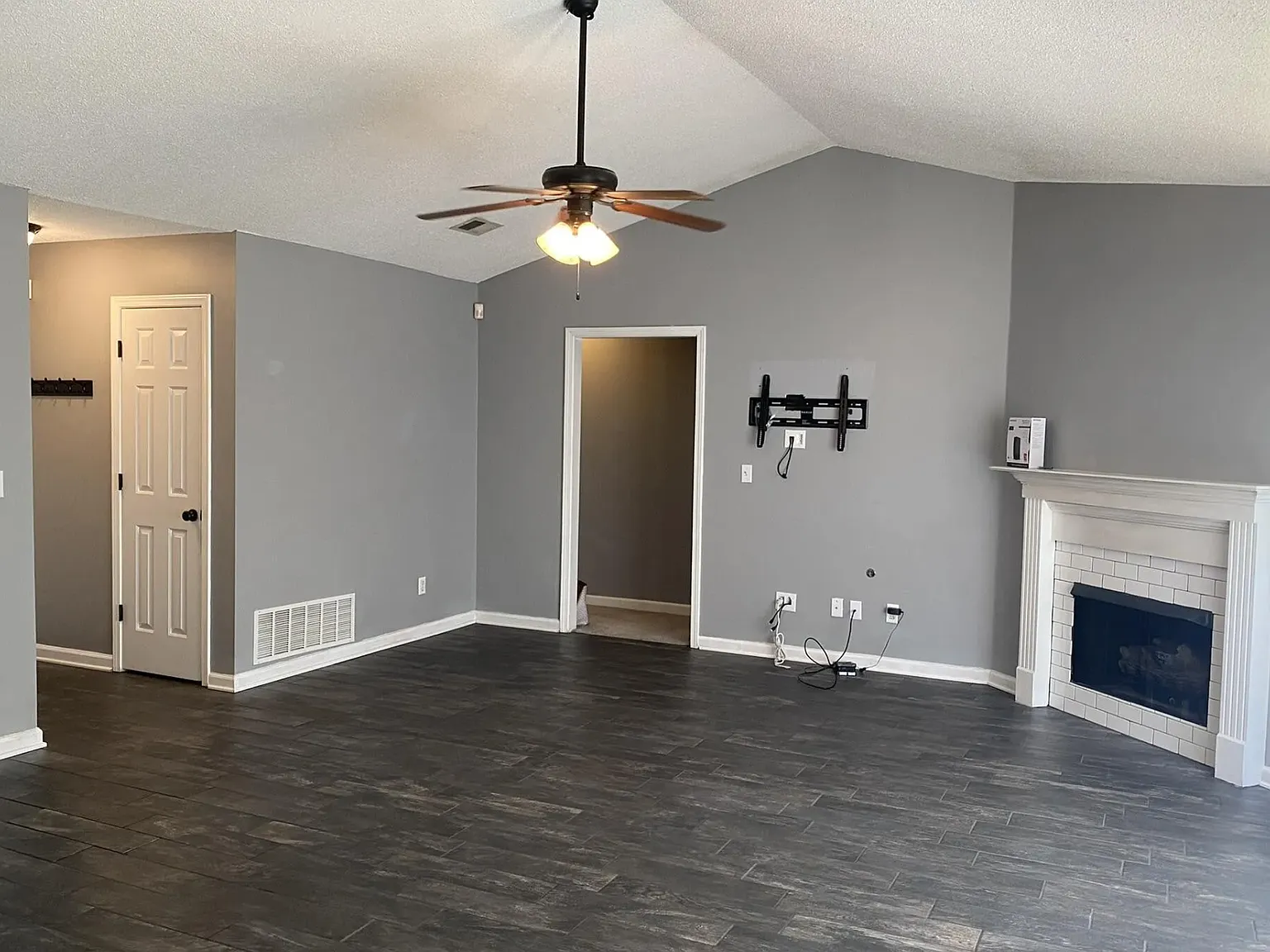 4 bed, 1901 sqft, $2,100 — Photo 4