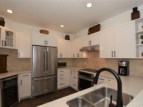 2nd image of 706 NE 2nd Street #7