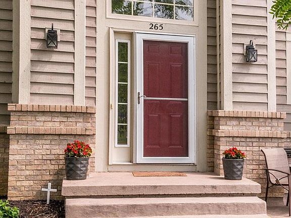 4th image of 265 Lantern Ln