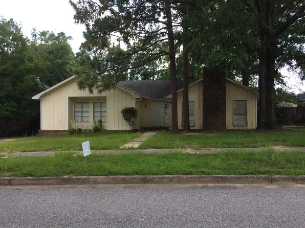 2808 Gaslight Ln E, Mobile, AL 36695