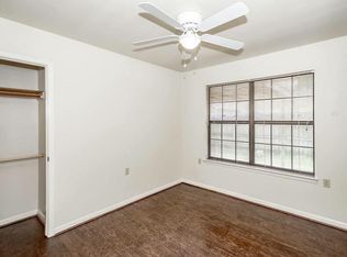 529 E Orange St, Angleton, TX 77515