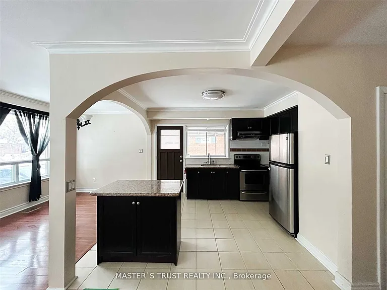 308 Skopit Rd — Photo 2