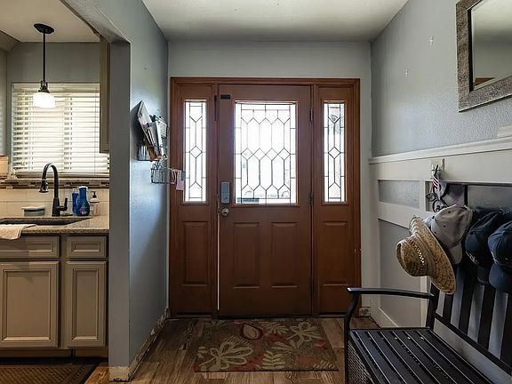 3rd image of 299 Spruce Pl