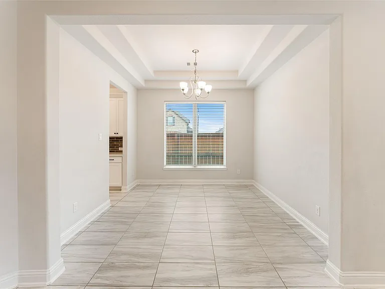 7623 Water Glen Ln — Photo 10