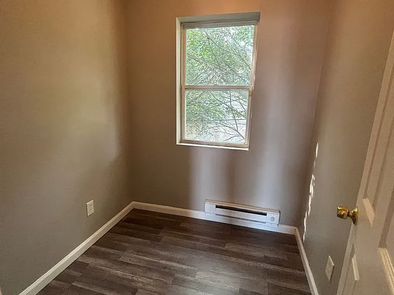 3238 Jasper St — Photo 5