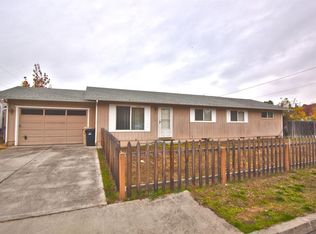 112 SW Hall St, Grants Pass, OR 97526