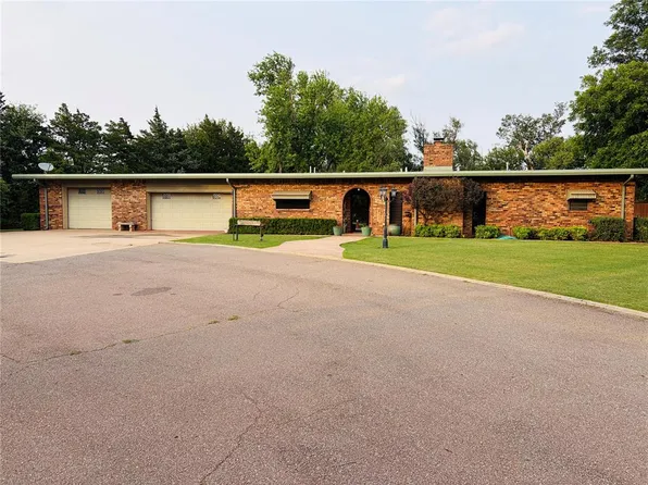 310 N Noble St, Elk City, OK 73644