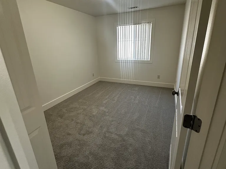 2125 S Amy Ave — Photo 5