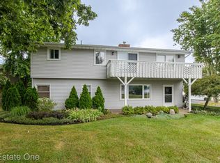 8640 Lakeview Blvd, Clarkston, MI 48348