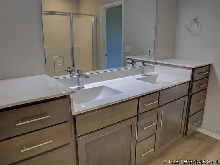 7012 S Elder Ave — Photo 35