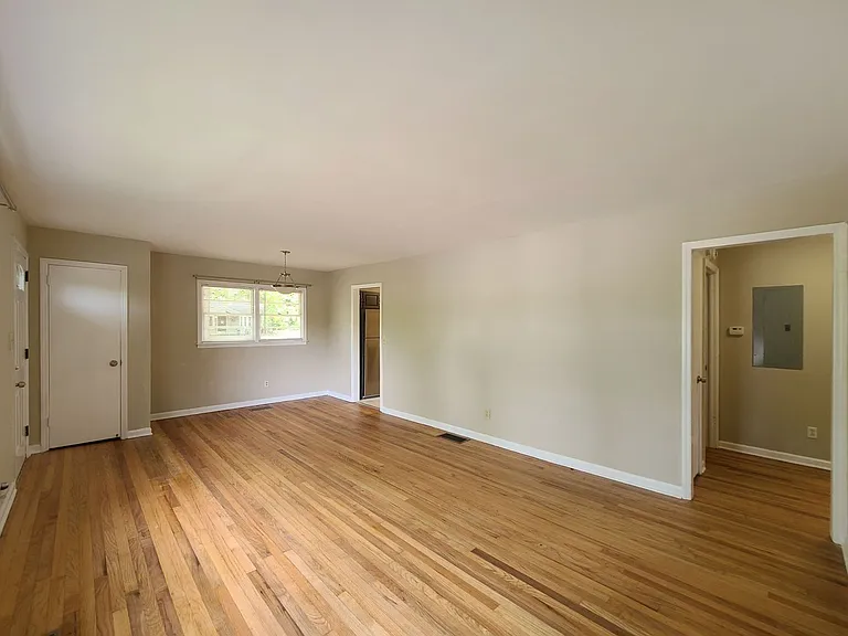 3225 Forrest Hills Dr — Photo 12