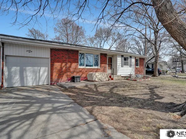 1630 Deweese Dr, Lincoln, NE 68504