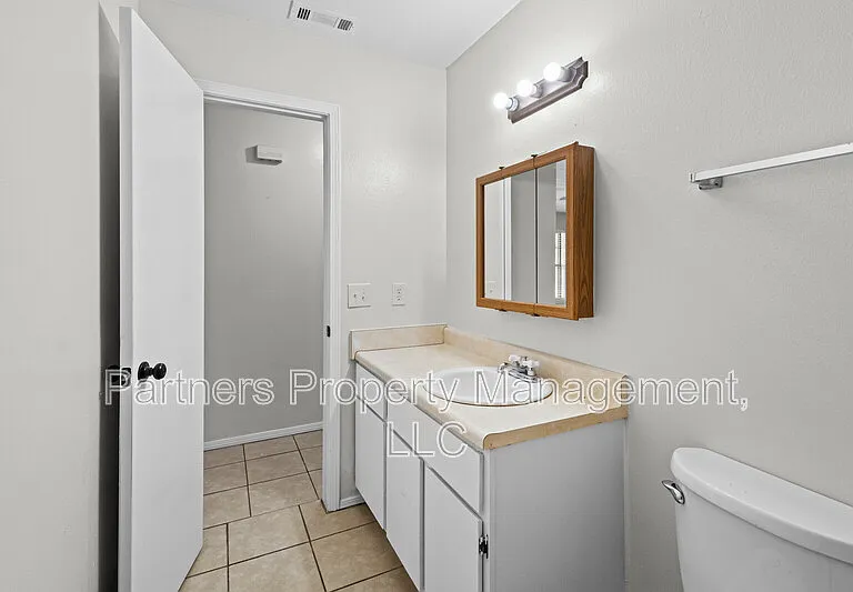 3520 W Olive St — Photo 15