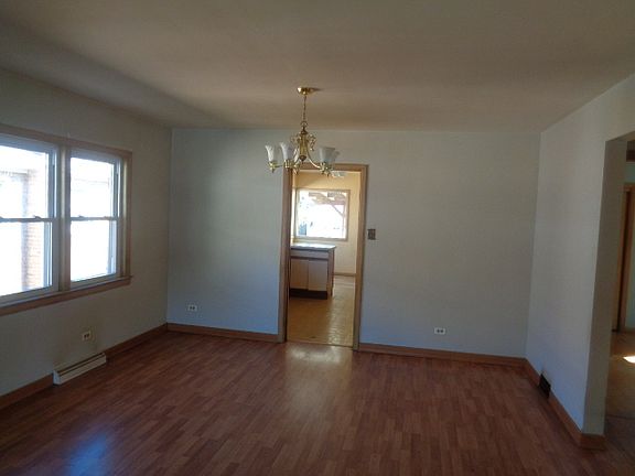 4th image of 9435 S Claremont Ave