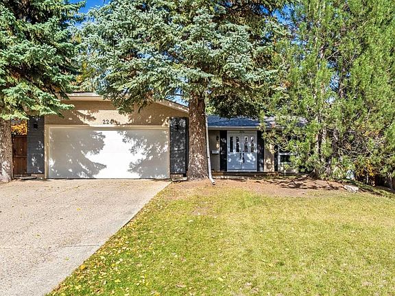 2nd image of 224 SW Varsity Cres NW
