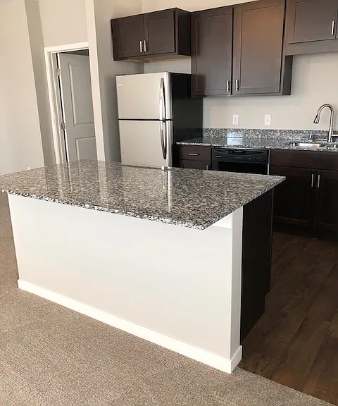 Center Island in 2 Br
 1250 Sq. ft