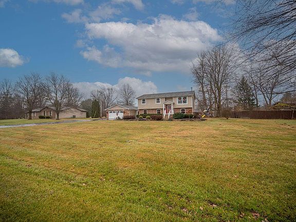 2nd image of 321 N Parkway Dr