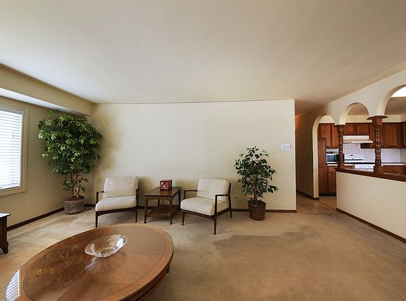 4th image of 6433 W Belle Plaine Ave APT 506