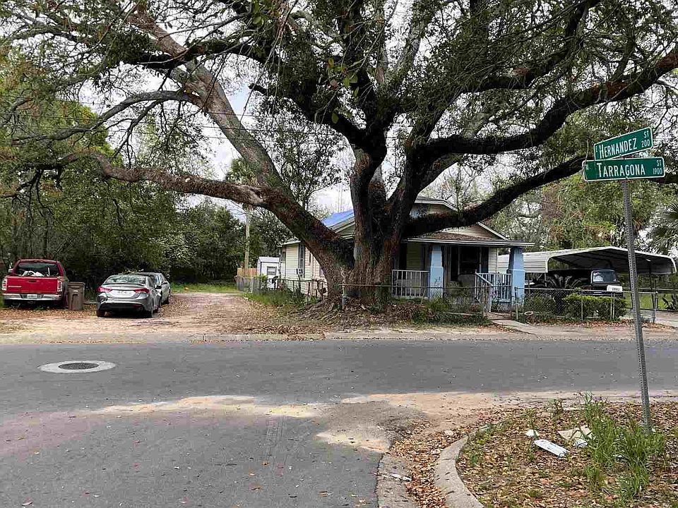 2nd image of 100 E Hernandez St