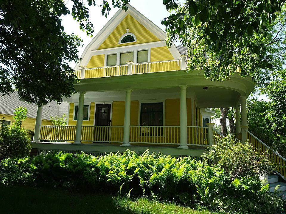 1st image of 702 9th St