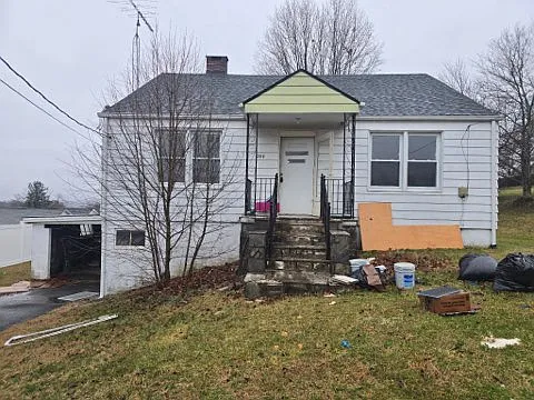 204 Pinecrest Rd Photo 1