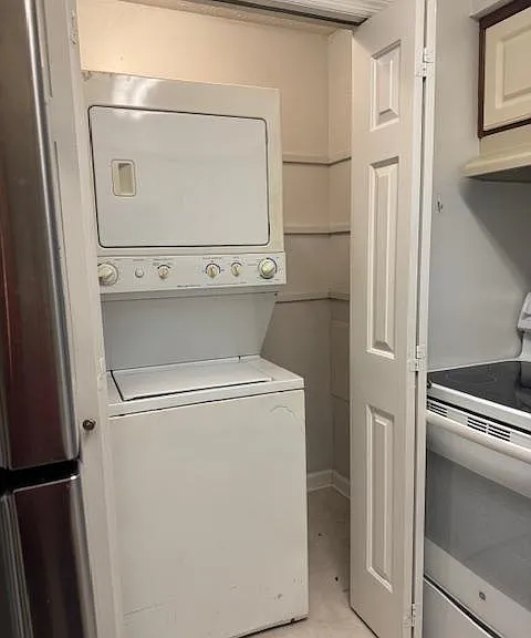 1808 State St #207 — Photo 13