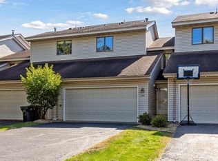 1298 Sunview Ct, Shoreview, MN 55126