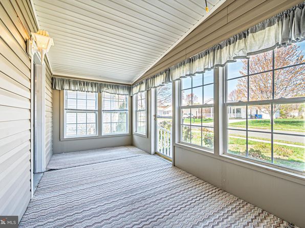 63 Knollwood Dr, Mays Landing, NJ 08330