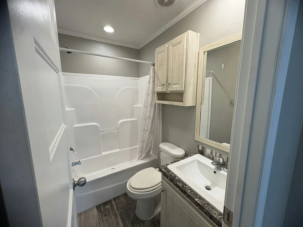 3 bed, 2.0 bath, 1014 sqft, $1,299 — Photo 4