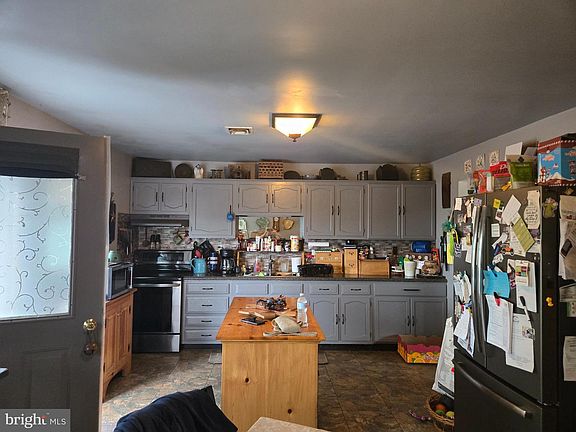 4th image of 128 Deer Dr