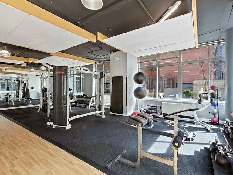 800 6th Ave #19D — Photo 35