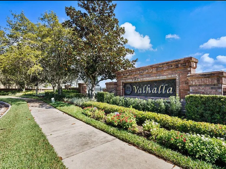 4639 Pond Ridge Dr — Photo 18