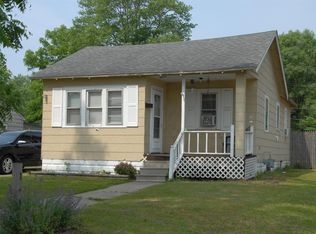 2001 N Brookfield St, South Bend, IN 46628