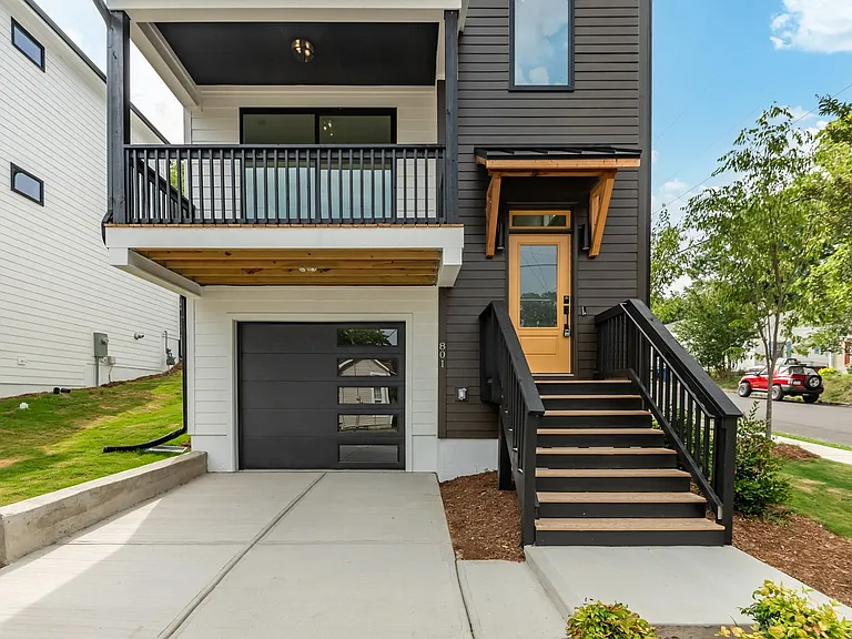 801 Massey Ave — Photo 1