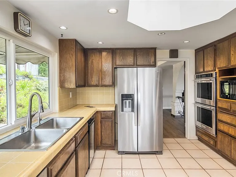 14676 Deervale Pl — Photo 16