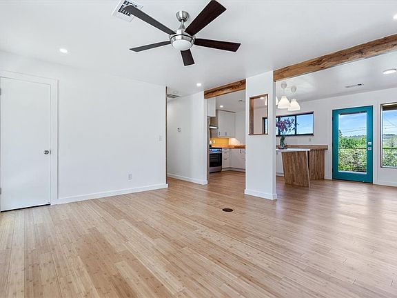 5th image of 1800 W Arrowhead St