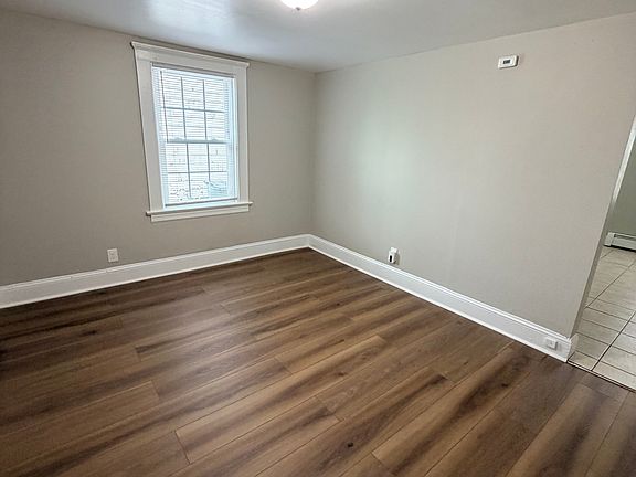 2nd image of 18 Maple St