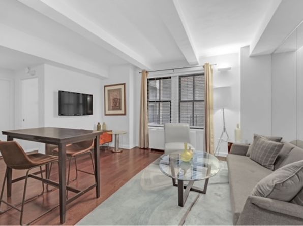 150 W 51st St APT 1232