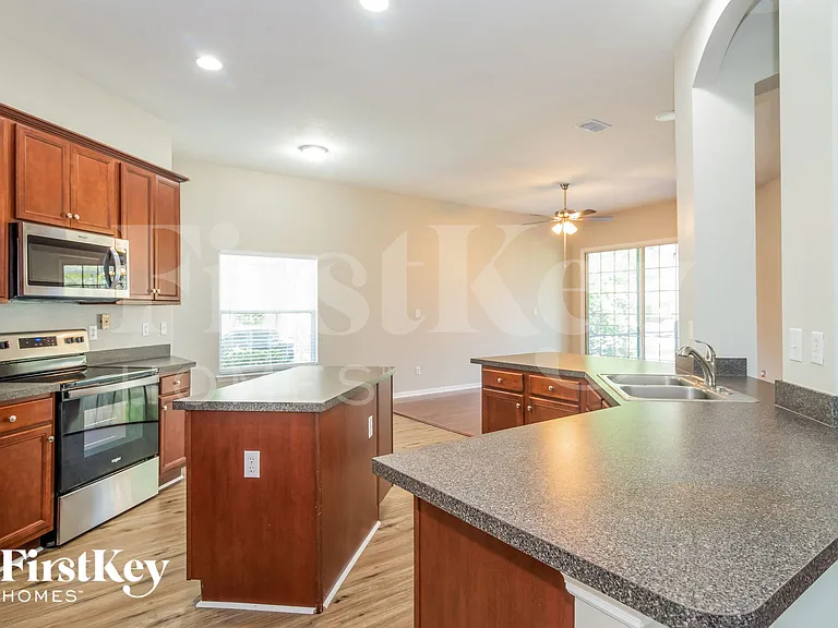 581 Longmill Ln — Photo 6