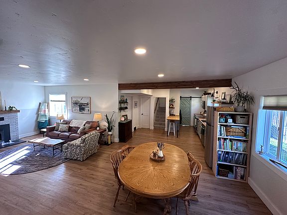 3rd image of 620 2nd Ave E