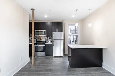 104 Glenwood Avenue, #301