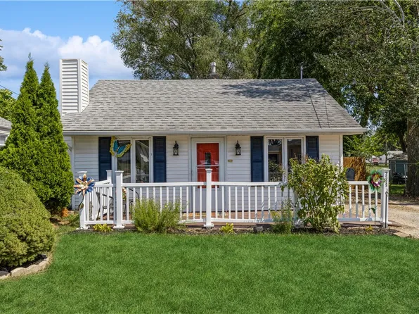 2529 E 41st Ct, Des Moines, IA 50317