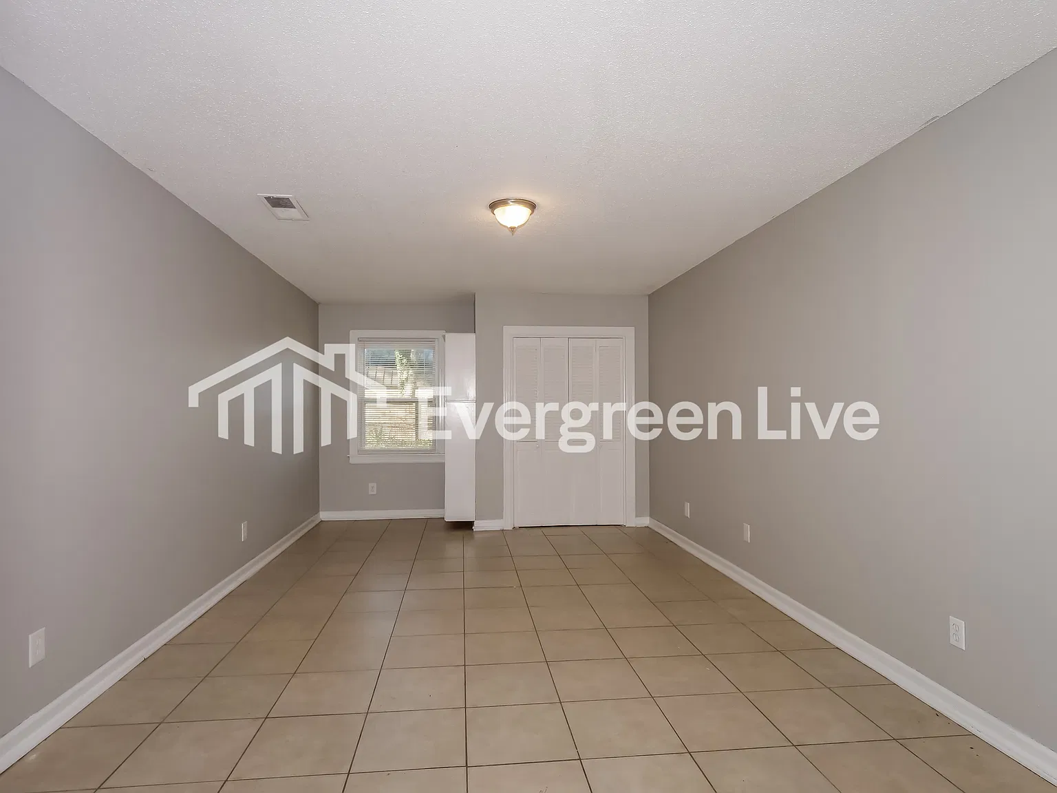 4 bed, 2.0 bath, 1744 sqft, $1,595 — Photo 3