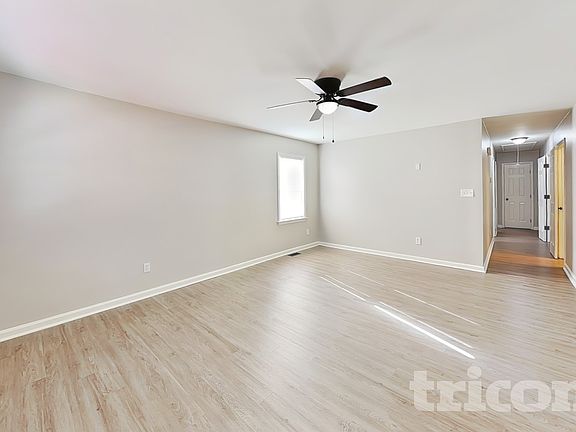 2nd image of 2554 Scott St