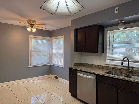 3rd image of 5901 N Merrimac Ave #1