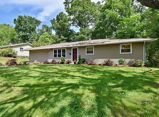 8 Wickford Rd, Framingham, MA 01701