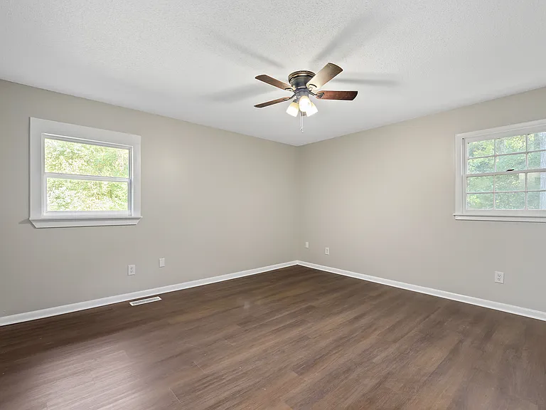 105 Windcreek Ln — Photo 29