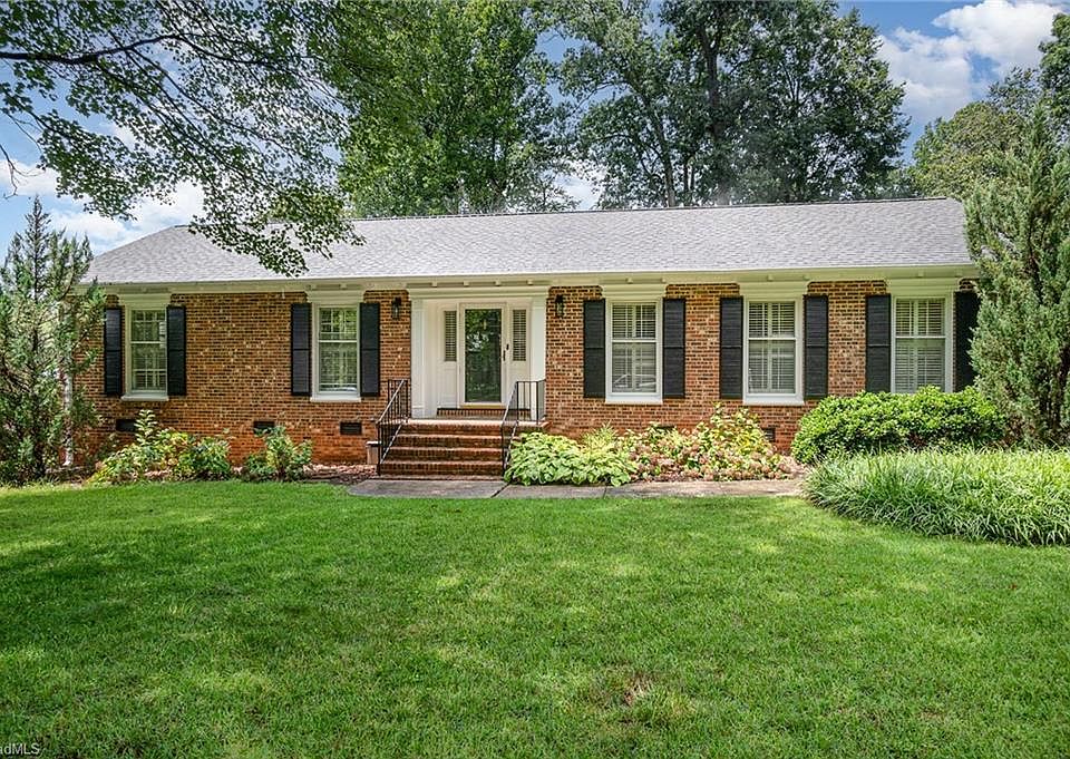 1st image of 2705 Courtney Ln